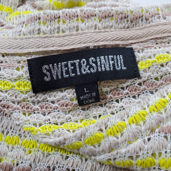 💥Just In💥Sweet & Sinful Crop Sweater...Sz L Jr - Picture 4 of 5